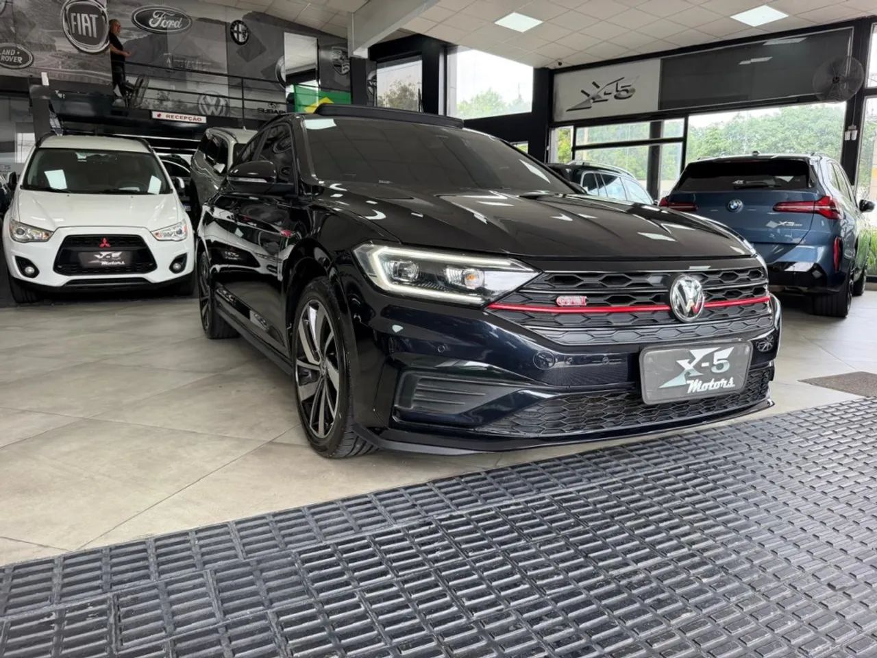 Volkswagen Jetta GLI 350 TSI 2.0 16V 4p Aut., foto 3 de 19
