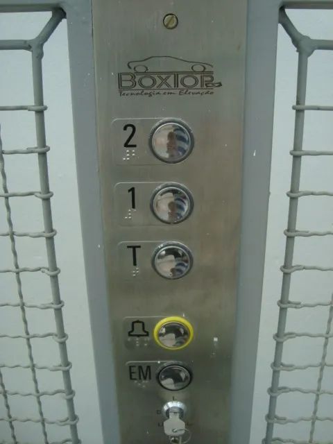ELEVADOR VEICULAR/ PLATAFORMA DE CARGA COM CABINE - Foto 4