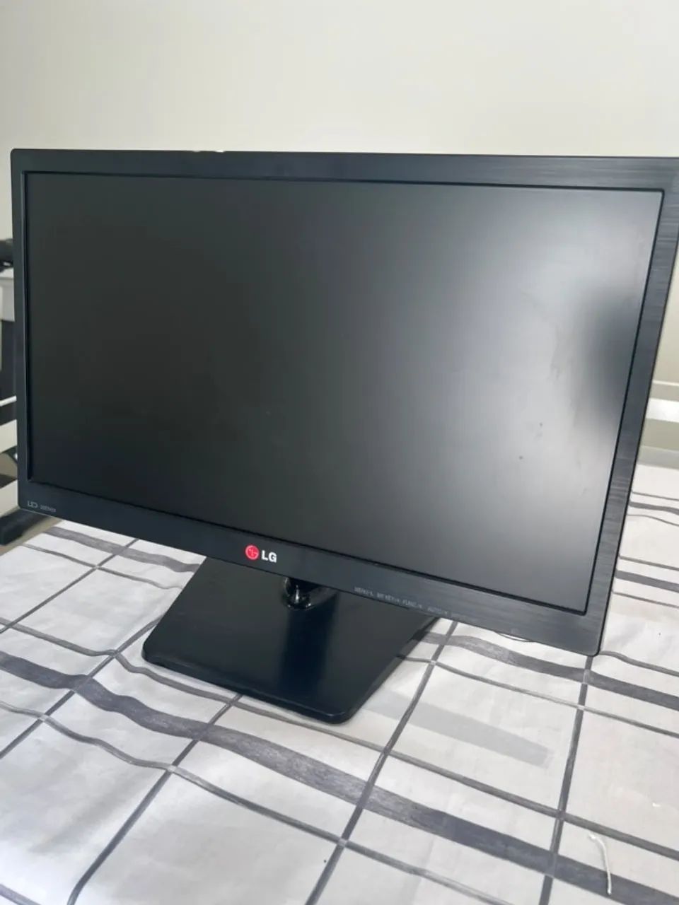 Monitor LG 20" | LED | HD | 60 Hz | VGA - Foto 2