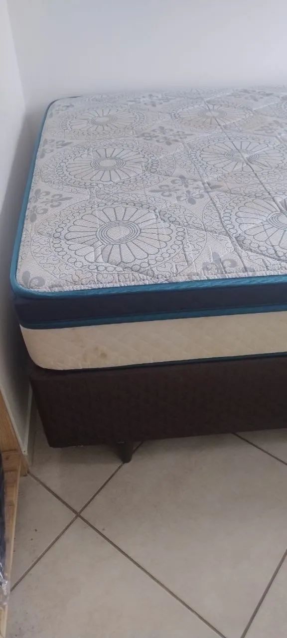 Cama de casal base + colchão  - Foto 2