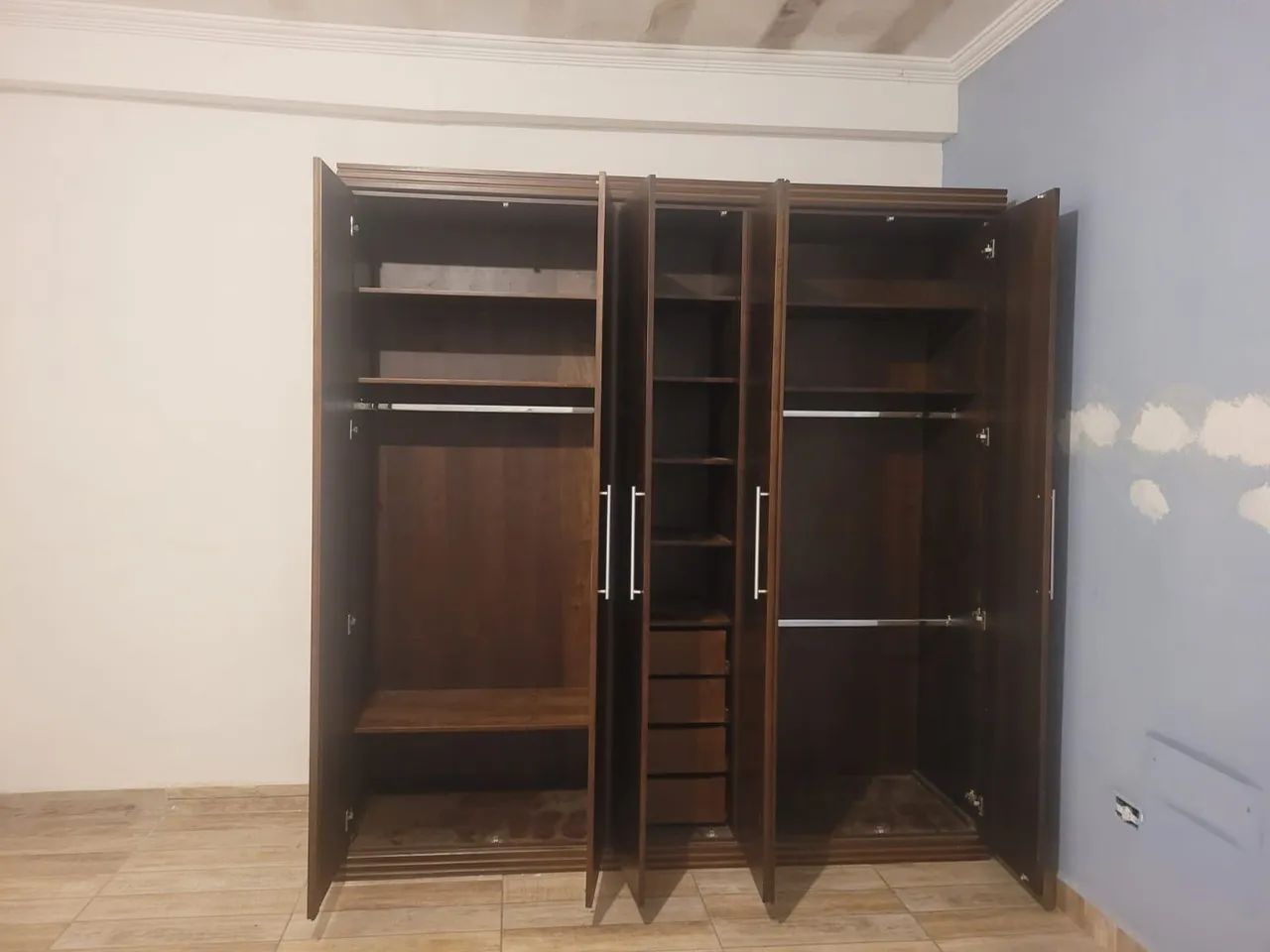Guarda roupas 5 portas  - Foto 2