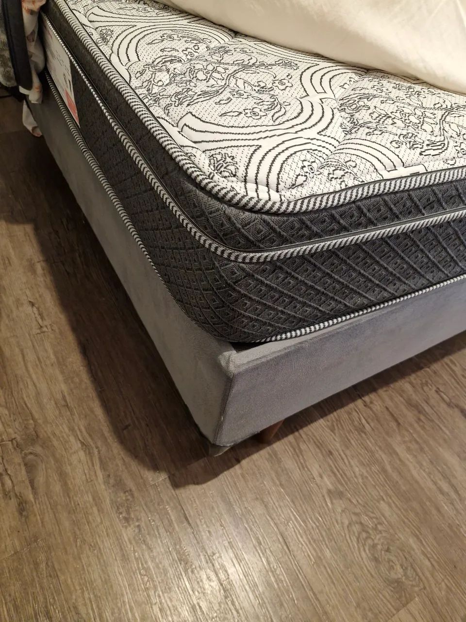 Cama viúva pouco usada