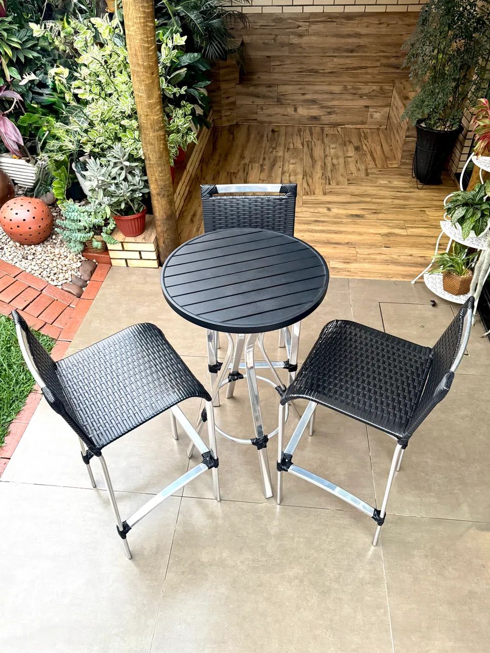 Conjunto de Mesa Bistrô + 3 Banquetas - Foto 5