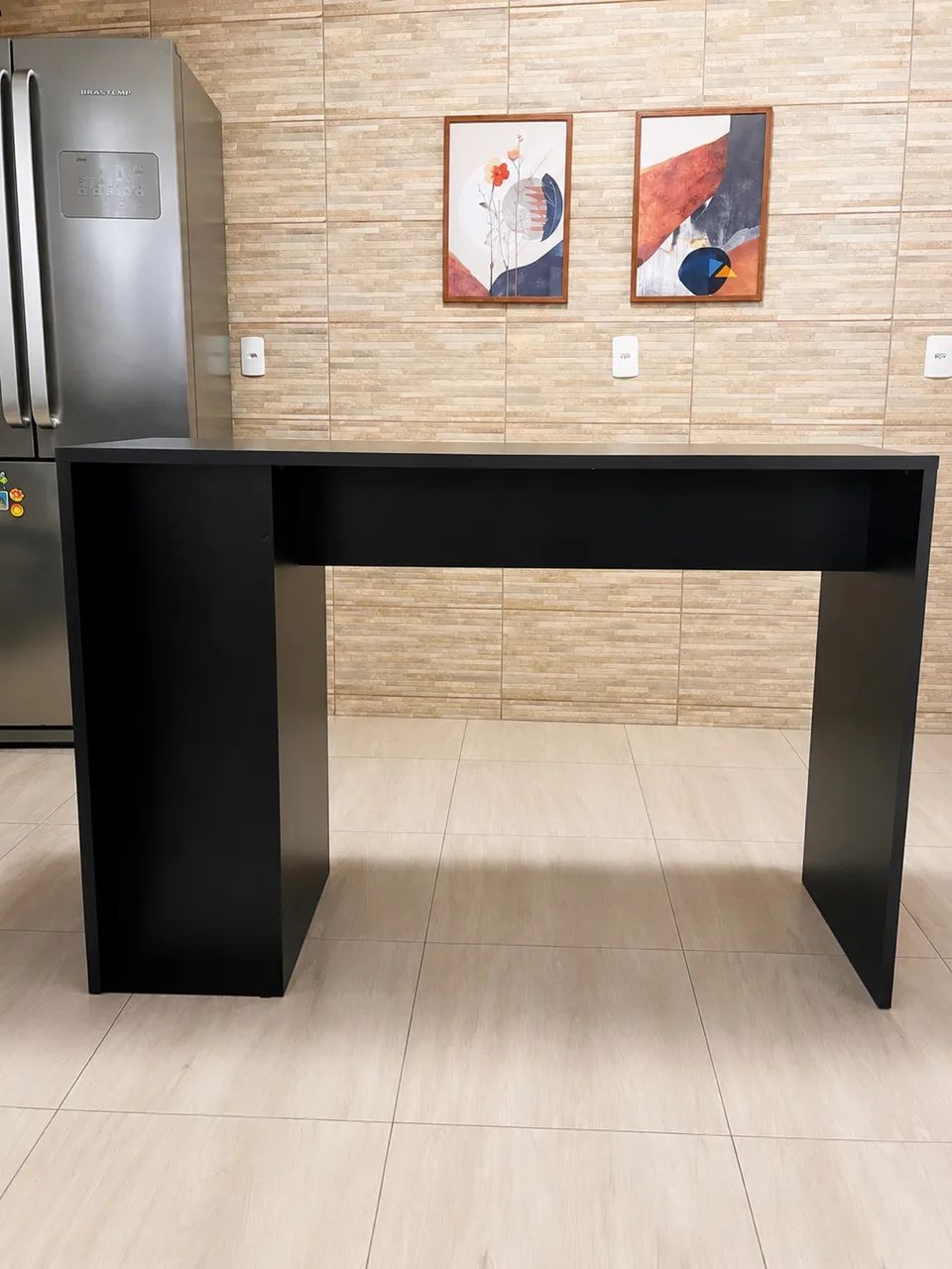 Escrivaninha / Mesa de Escritório Multimóveis com Armário e Nichos