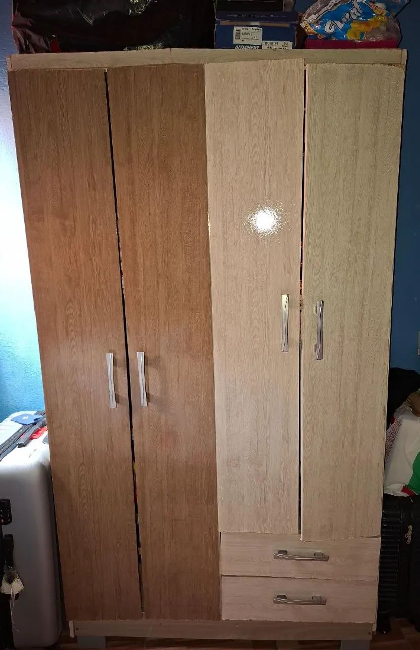 VENDO GUARDA ROUPA DE SOLTEIRO 