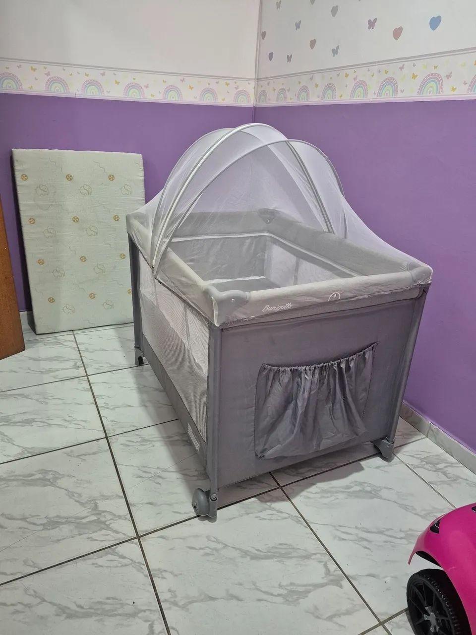 Berço/Cercado Portátil em perfeito estado (com colchão) - Foto 2