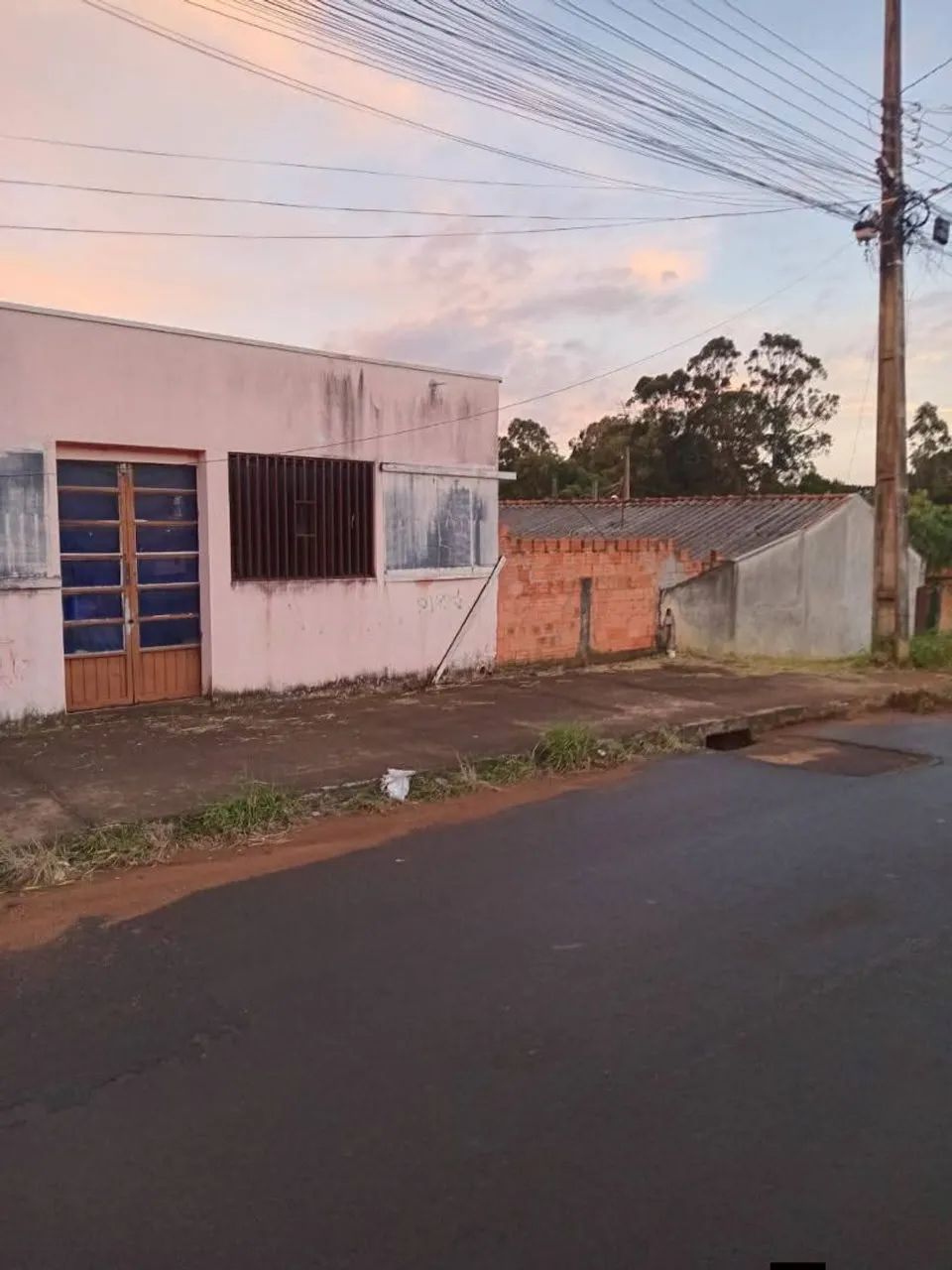 Casa com ponto comercial no mesmo terreno  - Foto 3