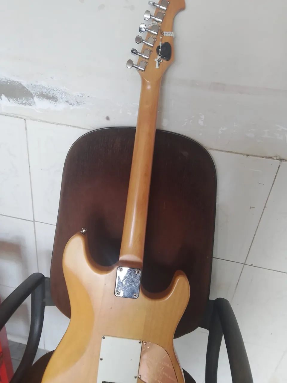 GUITARRA CANHOTA, TOP MAPLE com captação modificada  - Foto 2