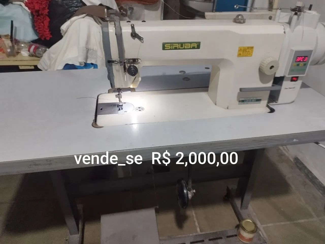 máquina de costura industrial