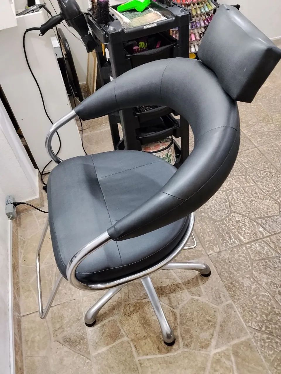 Cadeira para cabeleireiro- barbeiro  - Foto 2