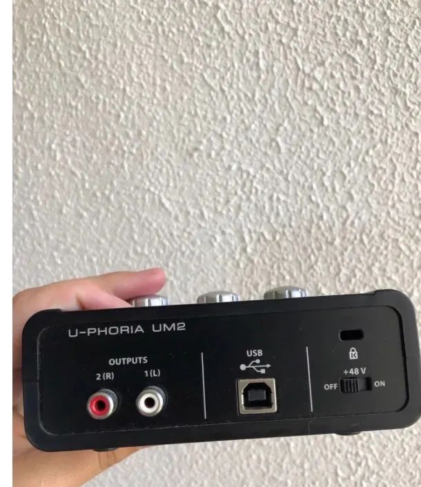 Interface Behringer U-Phoria UM2  - Foto 2