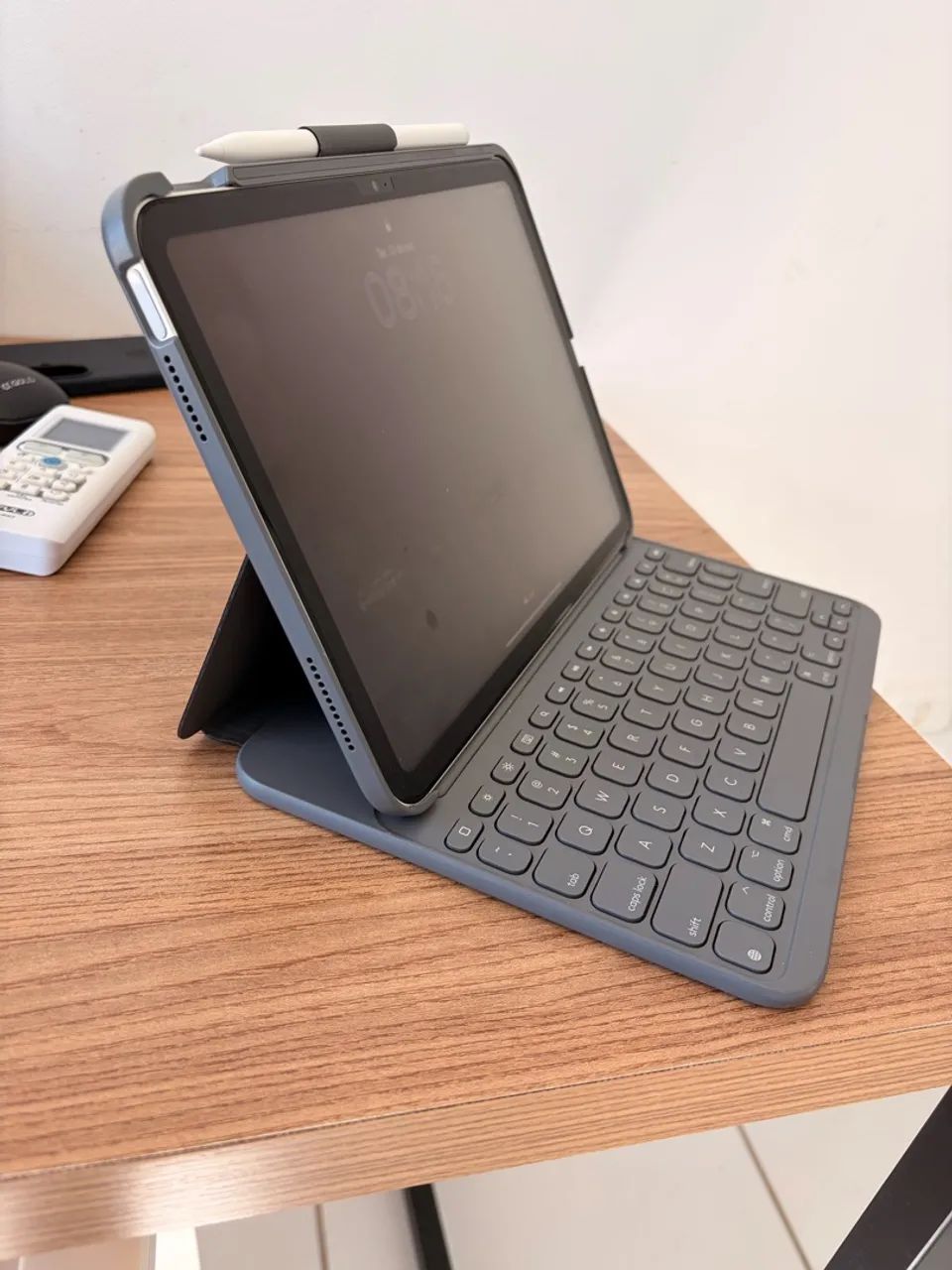 iPad 11 128 GB com Teclado Logitech - Foto 4