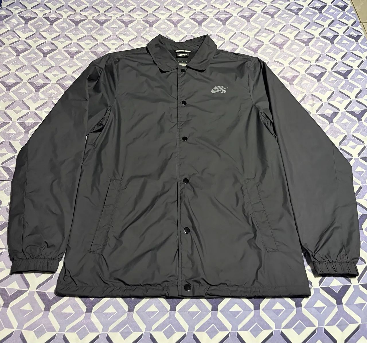 Corta vento Nike Sb