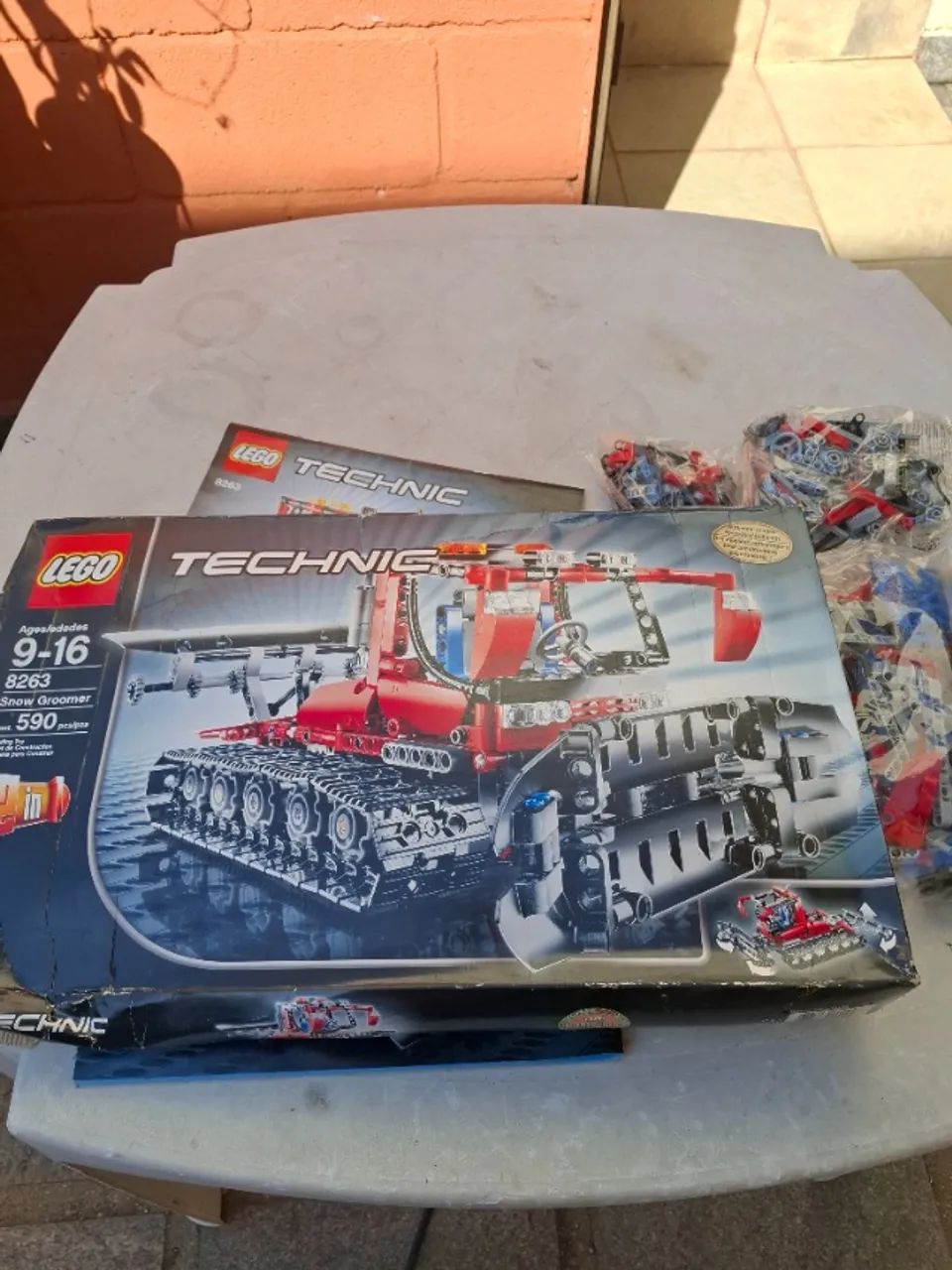 Tchnic 9-16 Lego 8263 Snow Groomer 590 peças, caixa encontra-se rasgada mais as peças estã - Foto 2