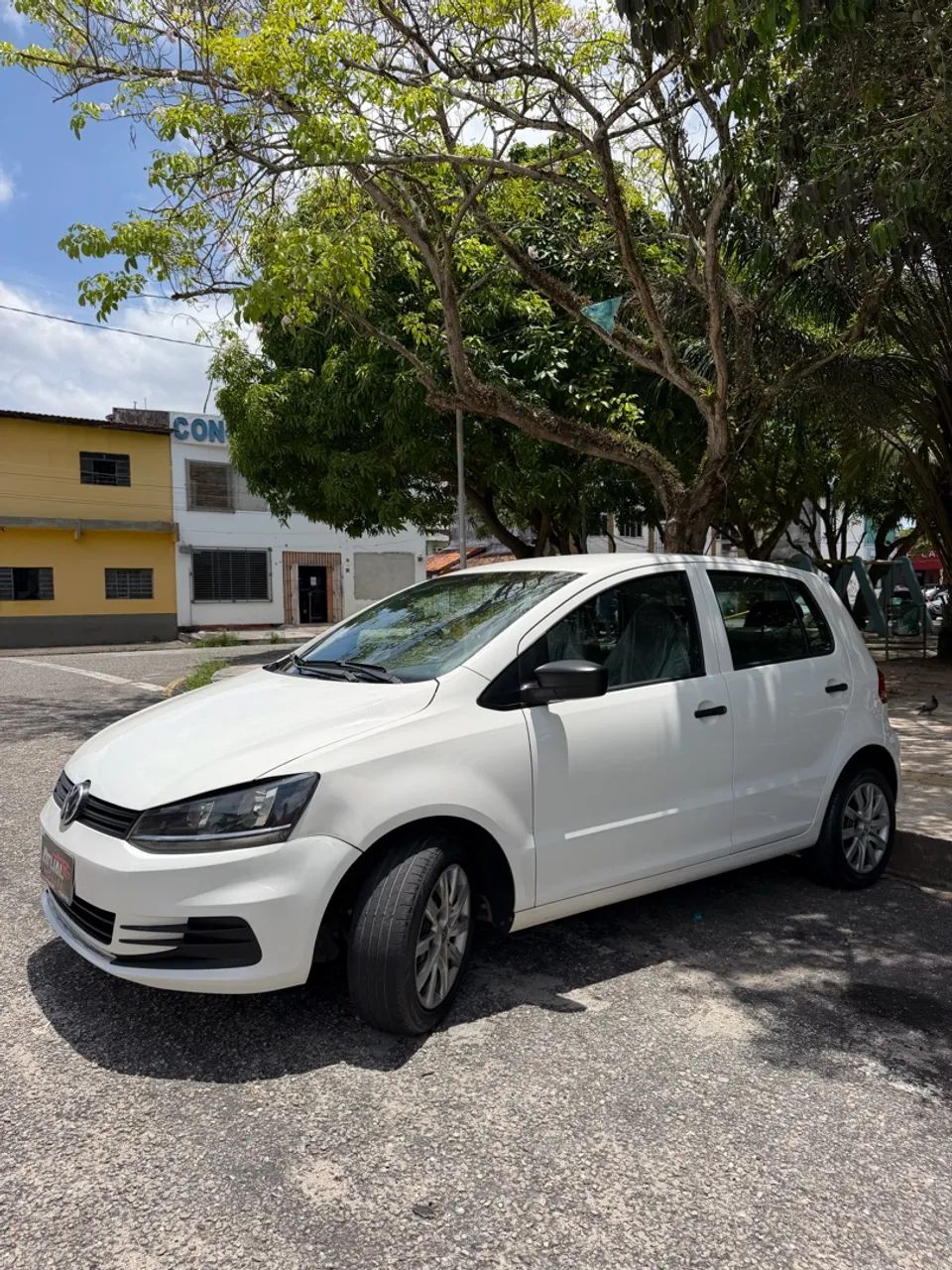 Volkswagen Fox TRENDLINE 1.0 FLEX 8V 5P 2015