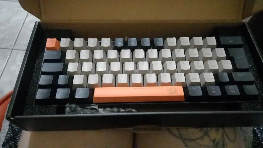 Teclado Gamer Redragon Lakshmi - Foto 2