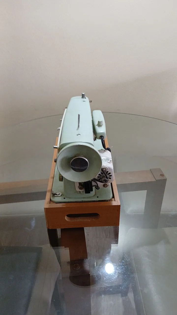 Maqujna de costura elgin, com motor - Foto 4