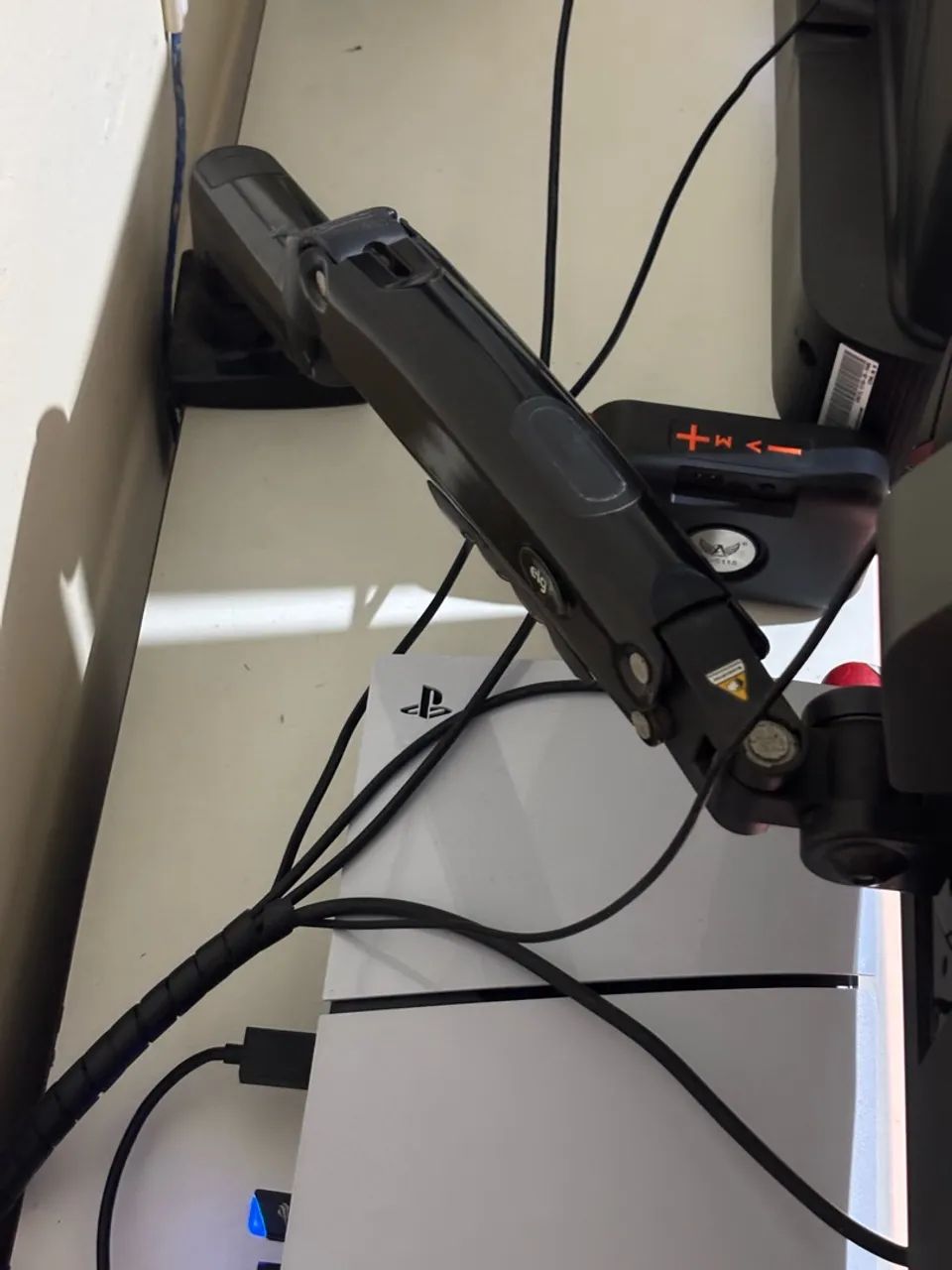 Monitor Gamer AOC 24? 140Hz - Foto 4