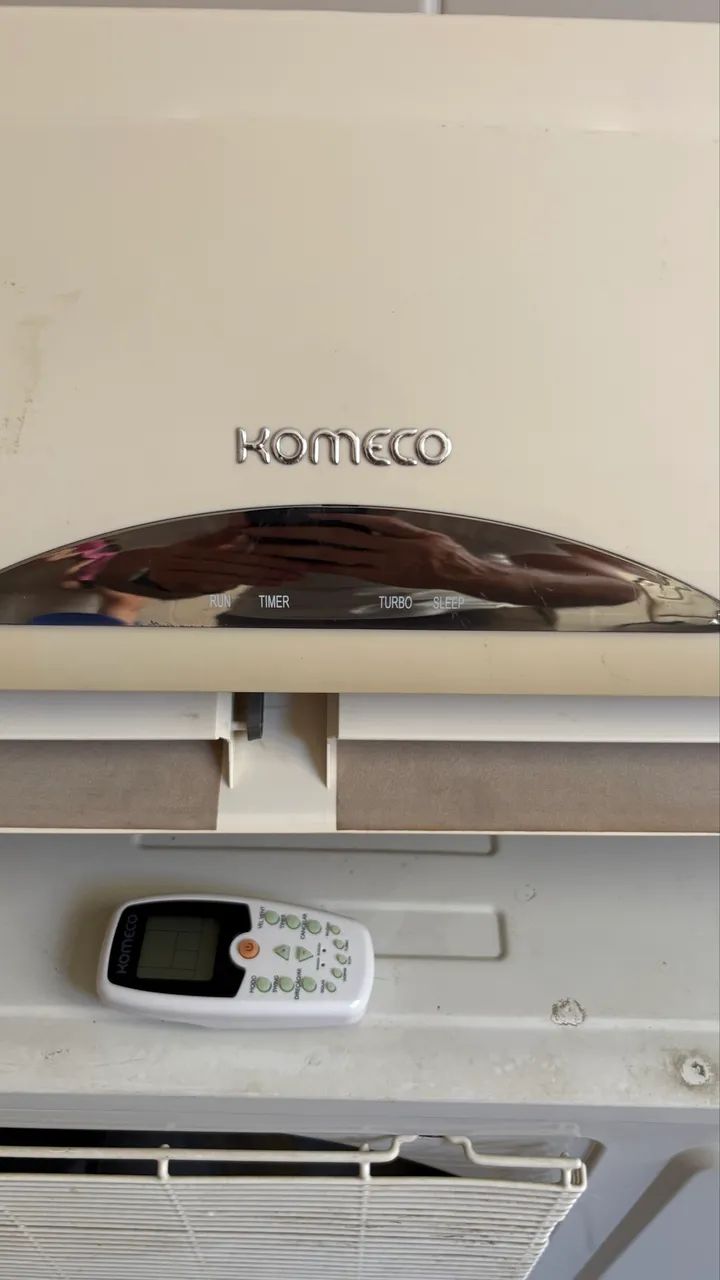 Ar-Condicionado Split Komeco 12.000 BTUs - Usado, Revisado e Funcionando Perfeitamente