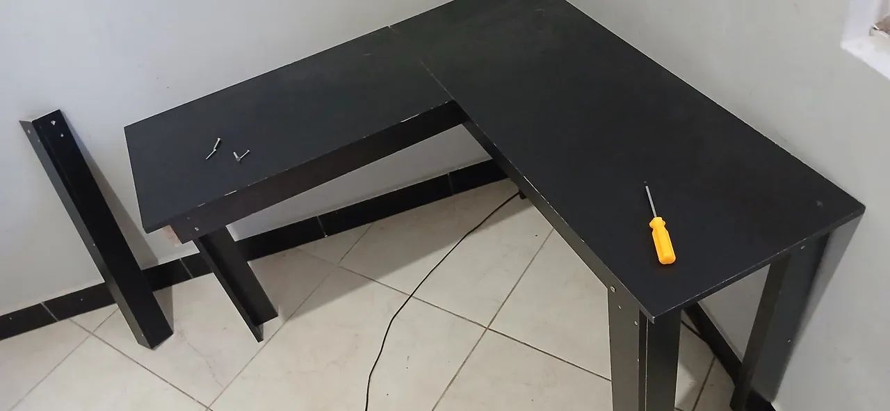 MESA EM L JA DESMONTADA