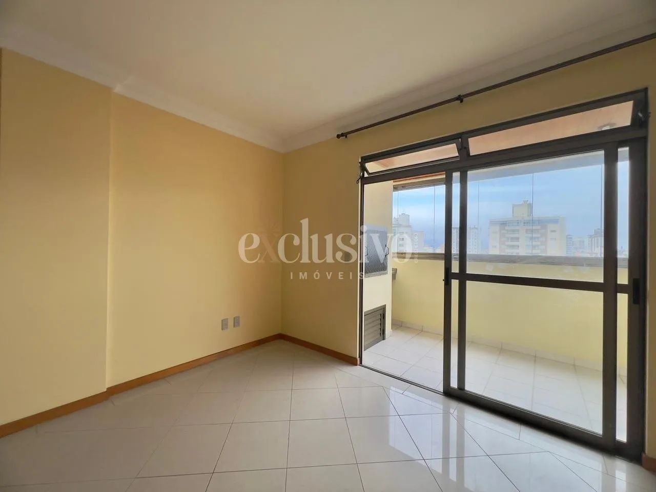 Amplo Apartamento com 4 Dormitórios no Estreito - Foto 2