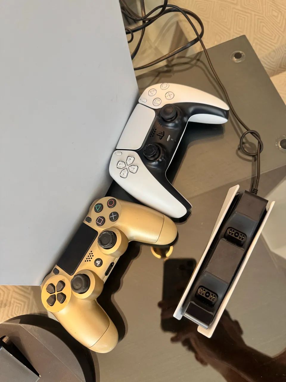 Ps5 Novo C/ 2 controles + Jogos + base de carregamento  - Foto 2