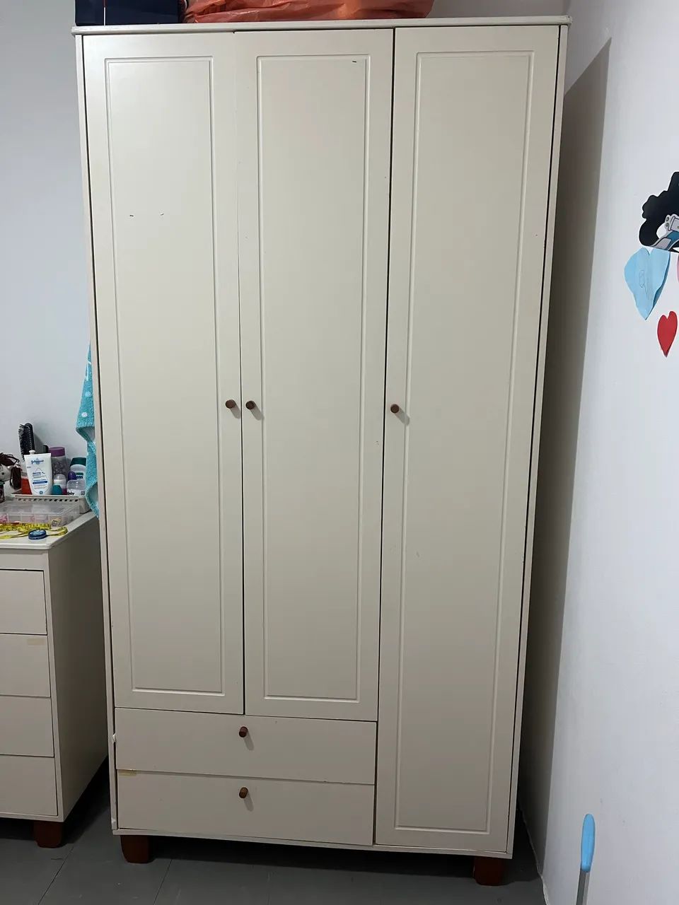 Vendo conjunto cômoda + guarda-roupa infantil - Foto 2