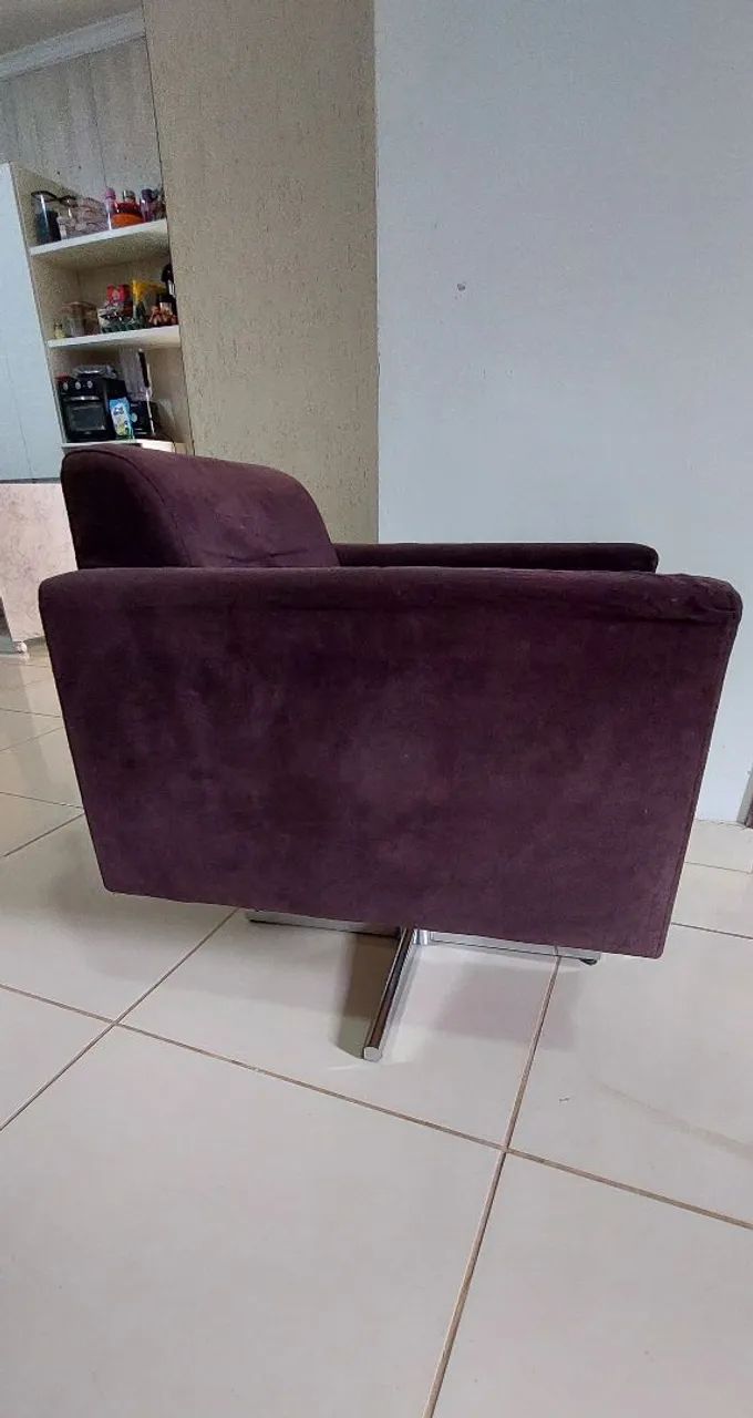 Poltrona de luxo em suede giratória com base square metálica  - Foto 4