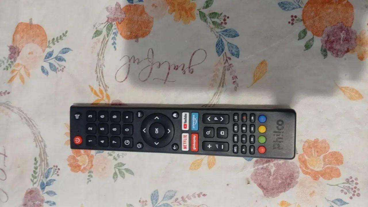 VENDO SMARTV PHILCO 32 POLEGADAS, AR CONDICIONADO 9 MIL BTUS, CAFETEIRA  - Foto 2