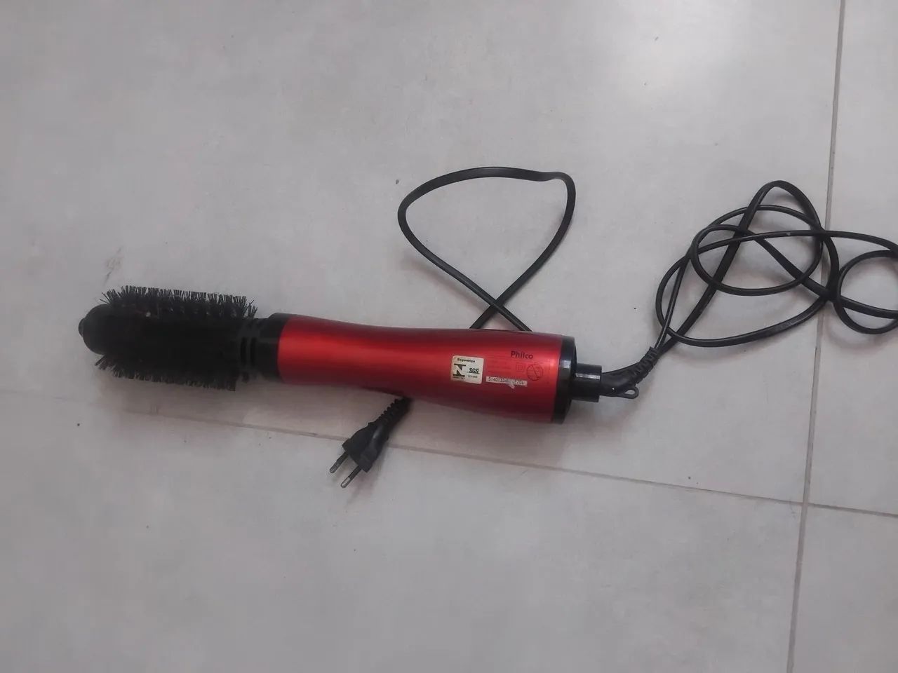 Escova secadora e modeladora