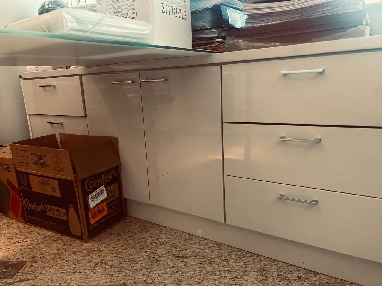Mesa de Reunião com armário  - Foto 3