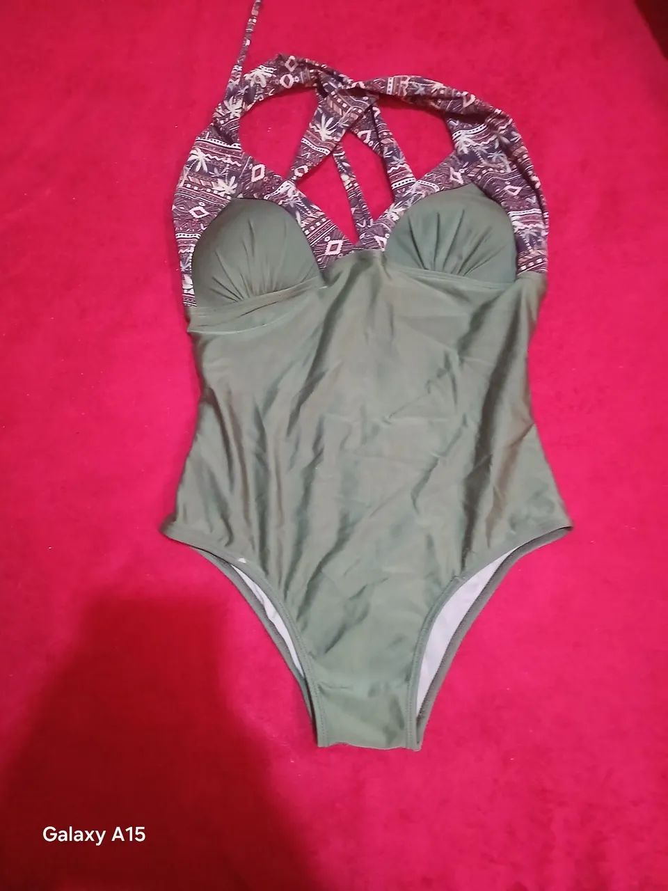 Roupas e vestidos  - Foto 4