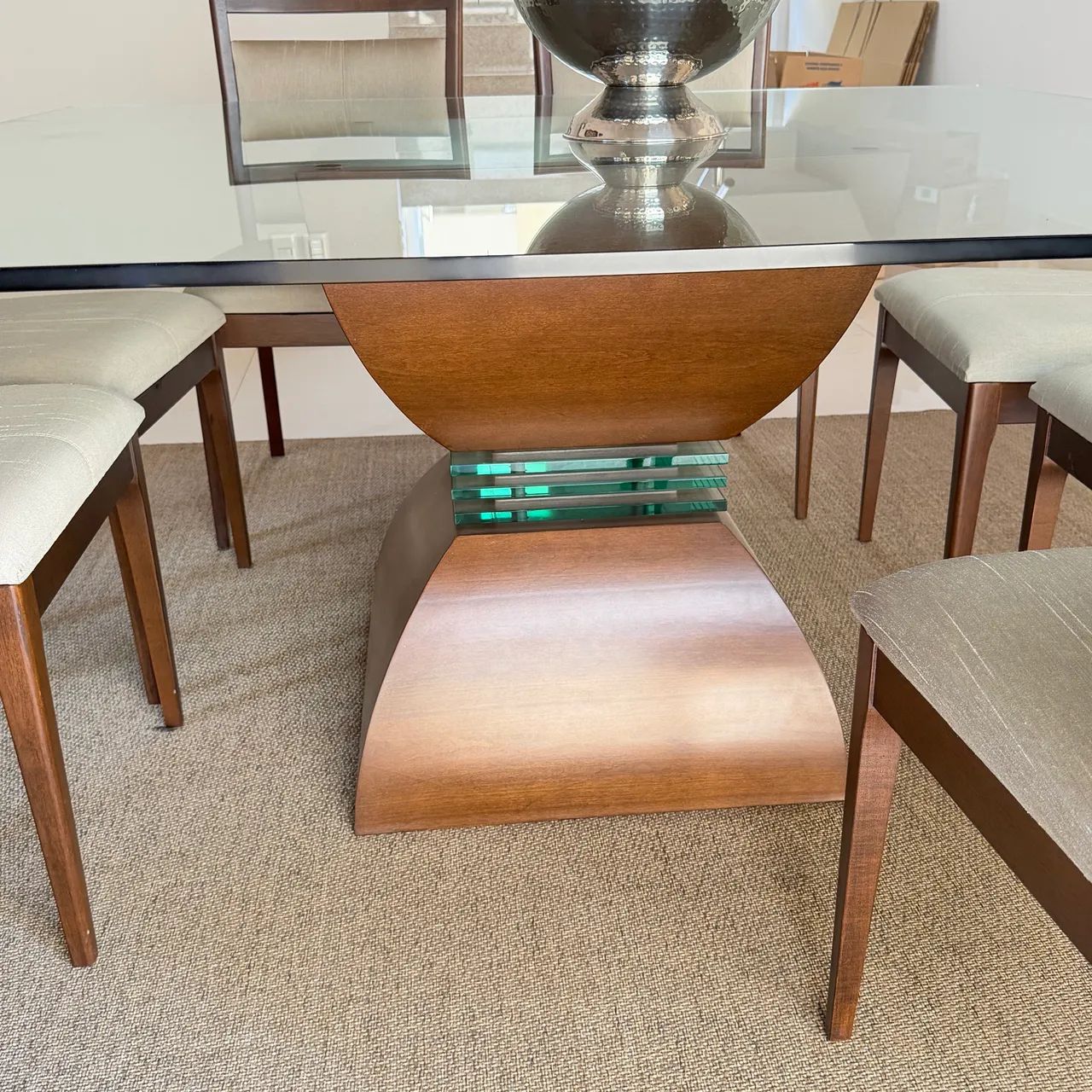 Vendo Mesa de Jantar Quadrada com  8 cadeiras - Foto 4
