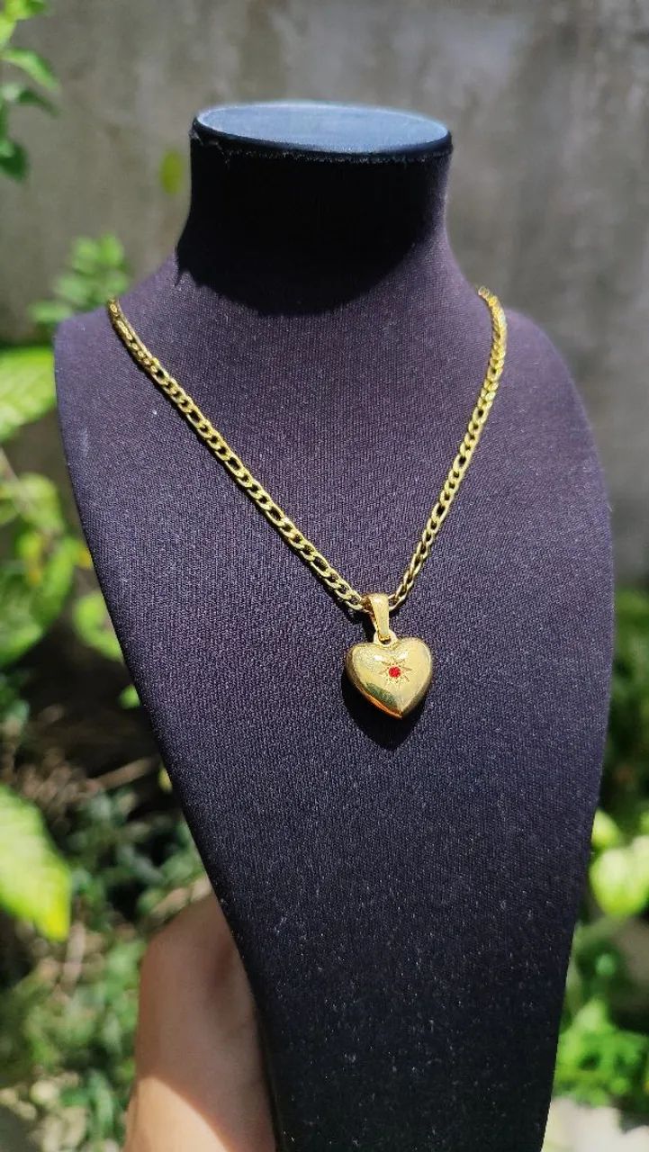 Colar dourado pedra vermelha aço inoxidável  - Foto 4