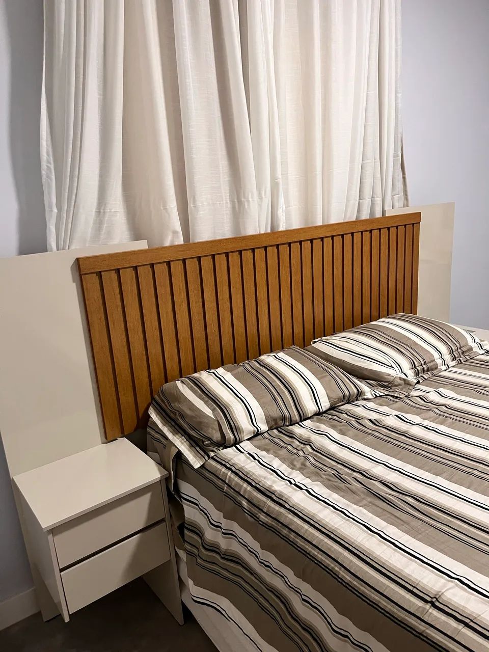 Cabeceira de cama com criado mudo  - Foto 2
