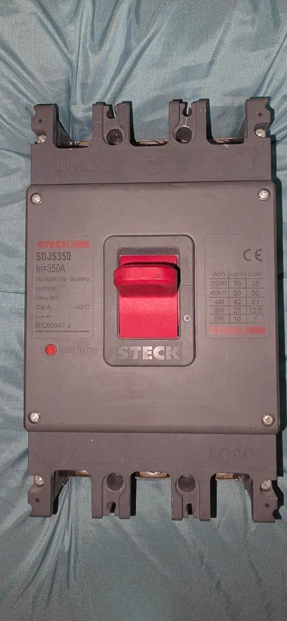 Molded-Case Circuit Breakers463741715376384002