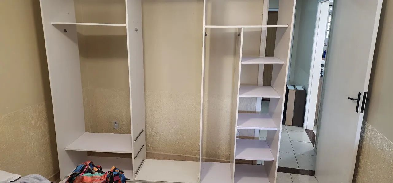 Guarda roupa com porta de vidro  - Foto 2