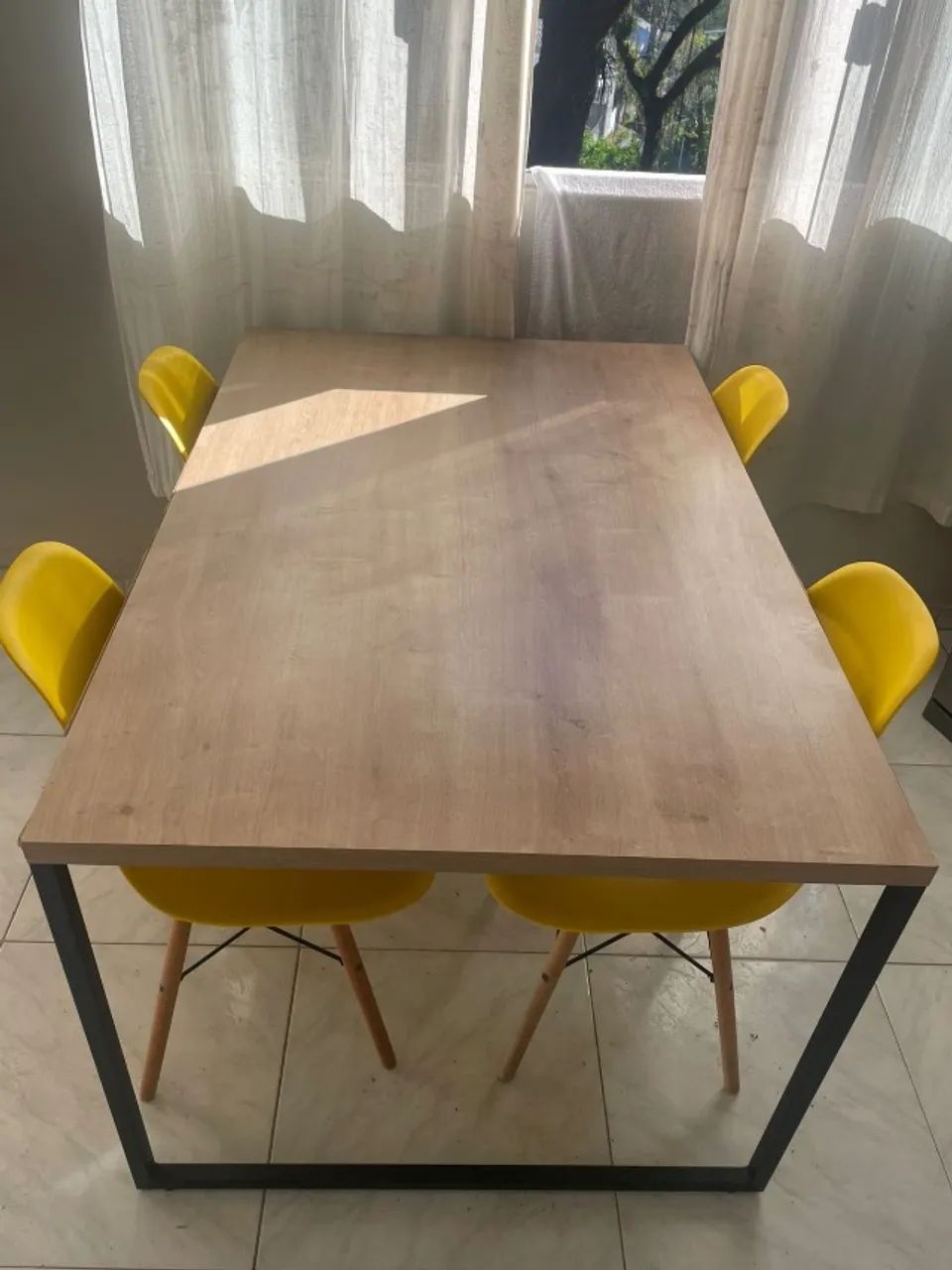Mesa 4 Cadeiras