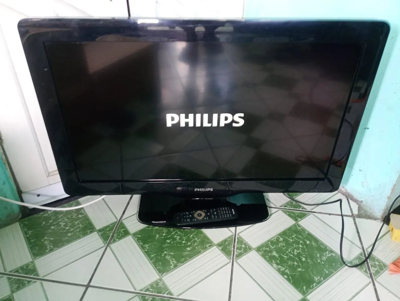 TV.  Philips.  32.  LCD.  Não.  E.  Smart.  Com.  Controle.  Leia