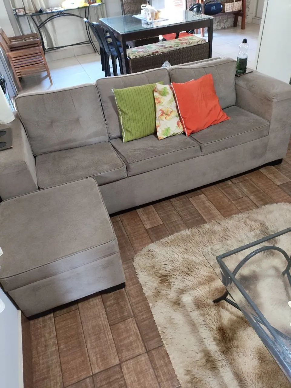 Jogo de sofá 2 e 3 lugares com puff