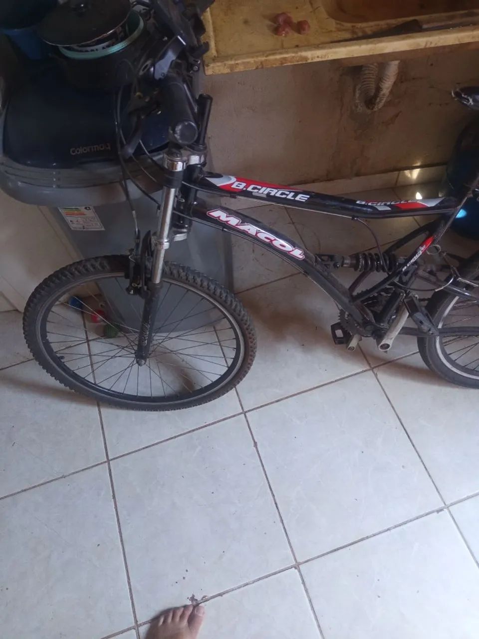 Bicicleta aro 26 semi nova 
