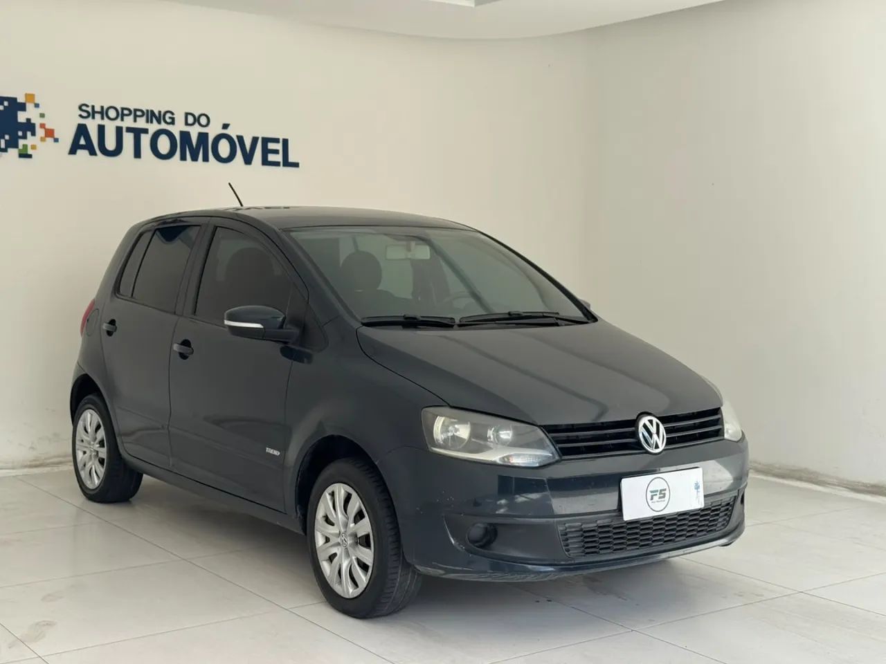 Volkswagen Fox Fox 1.0 Mi Total Flex 8V 5p 2013