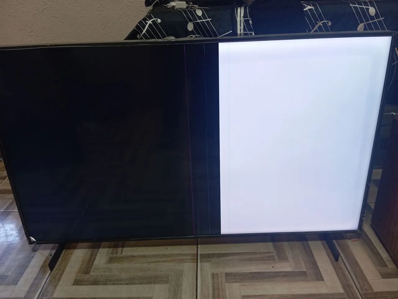 Tv Samsung the Frame 55 polegadas com defeito tela  display