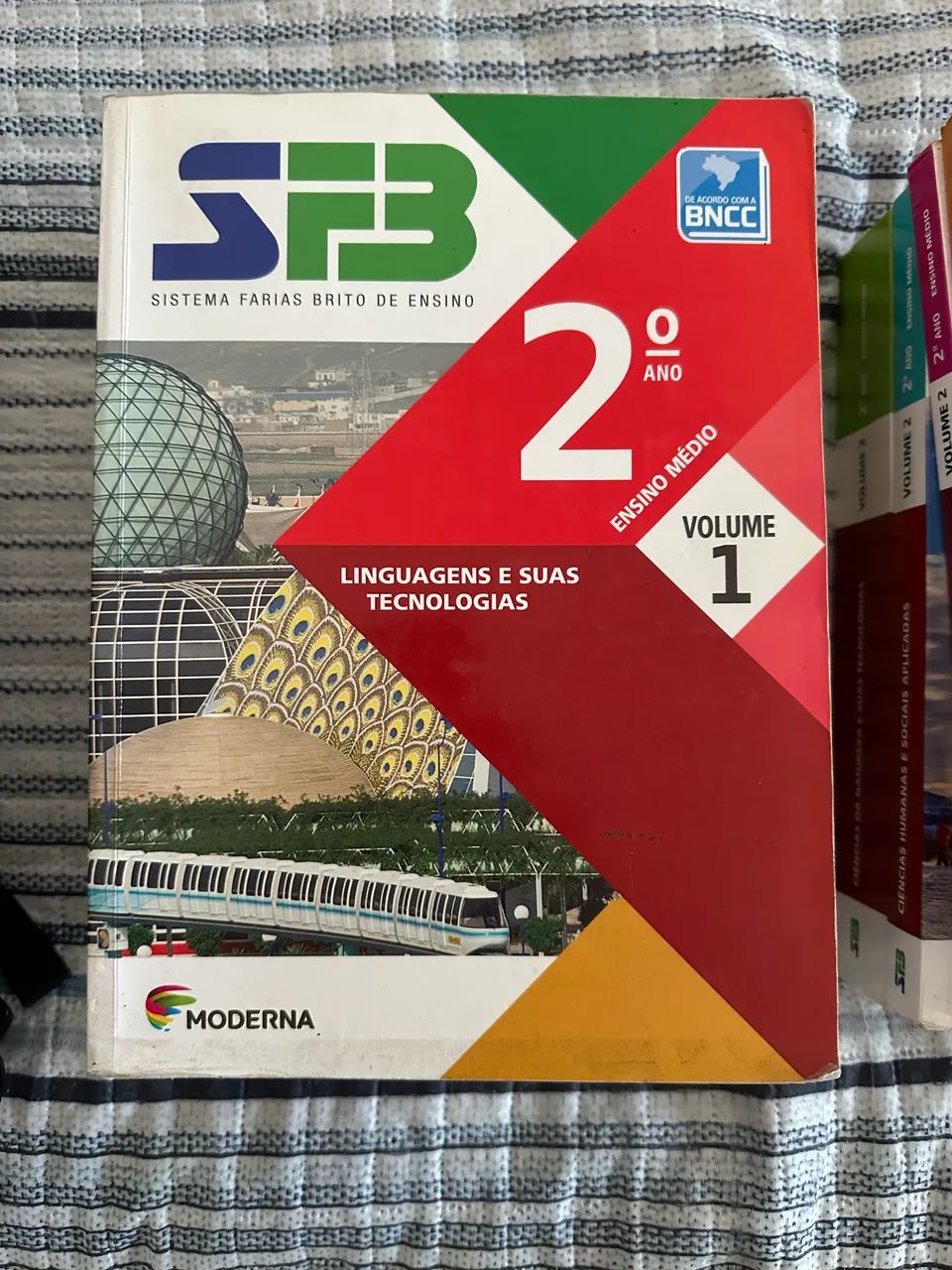 Livro sistema Farias Brito 2 ano médio  - Foto 2