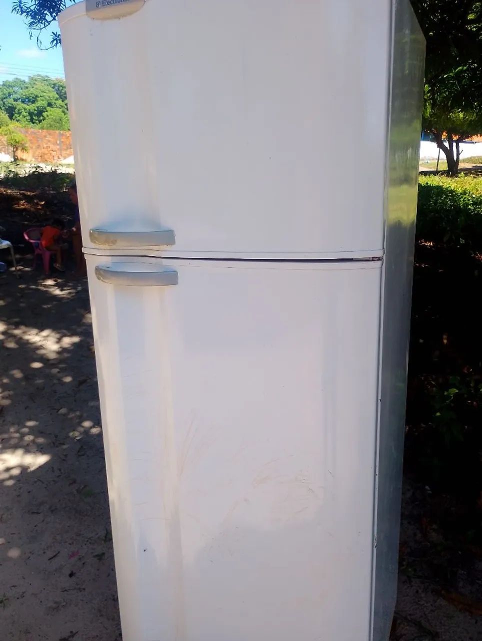 Vedese uma geladeira com defeito  - Foto 2
