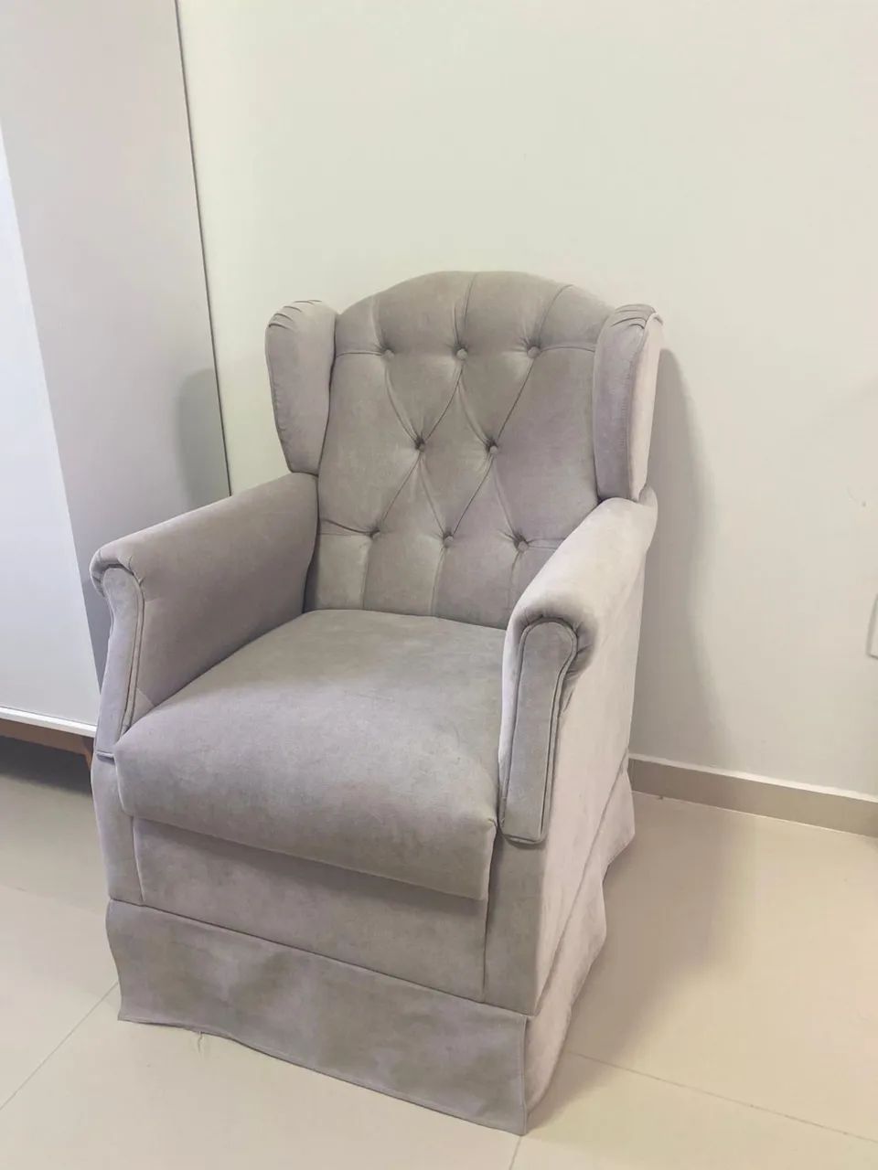 Poltrona de amamentação com balanço 