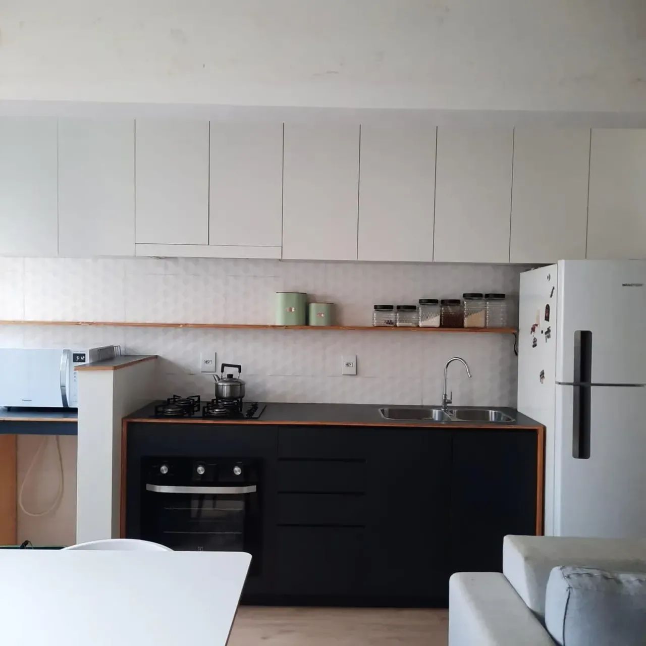 Excelente apartamento de 2 dormitórios mobiliado e equipado - Foto 2