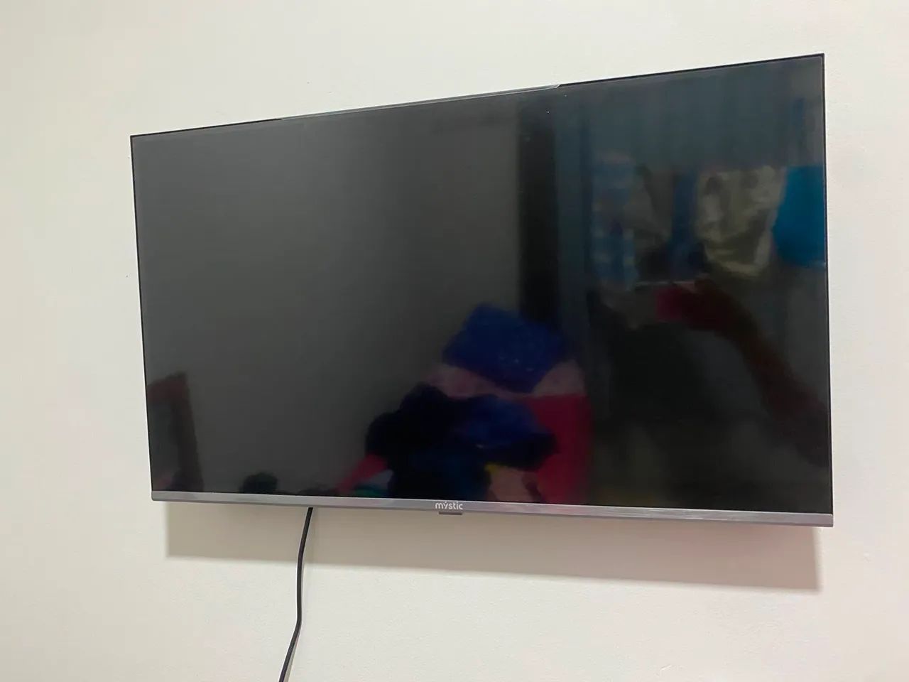 Tv 32 polegadas com 6 meses de uso.