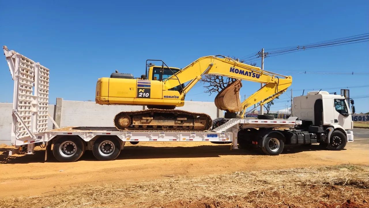 Pc 210 komatsu 3.200hs impecável  - Foto 5