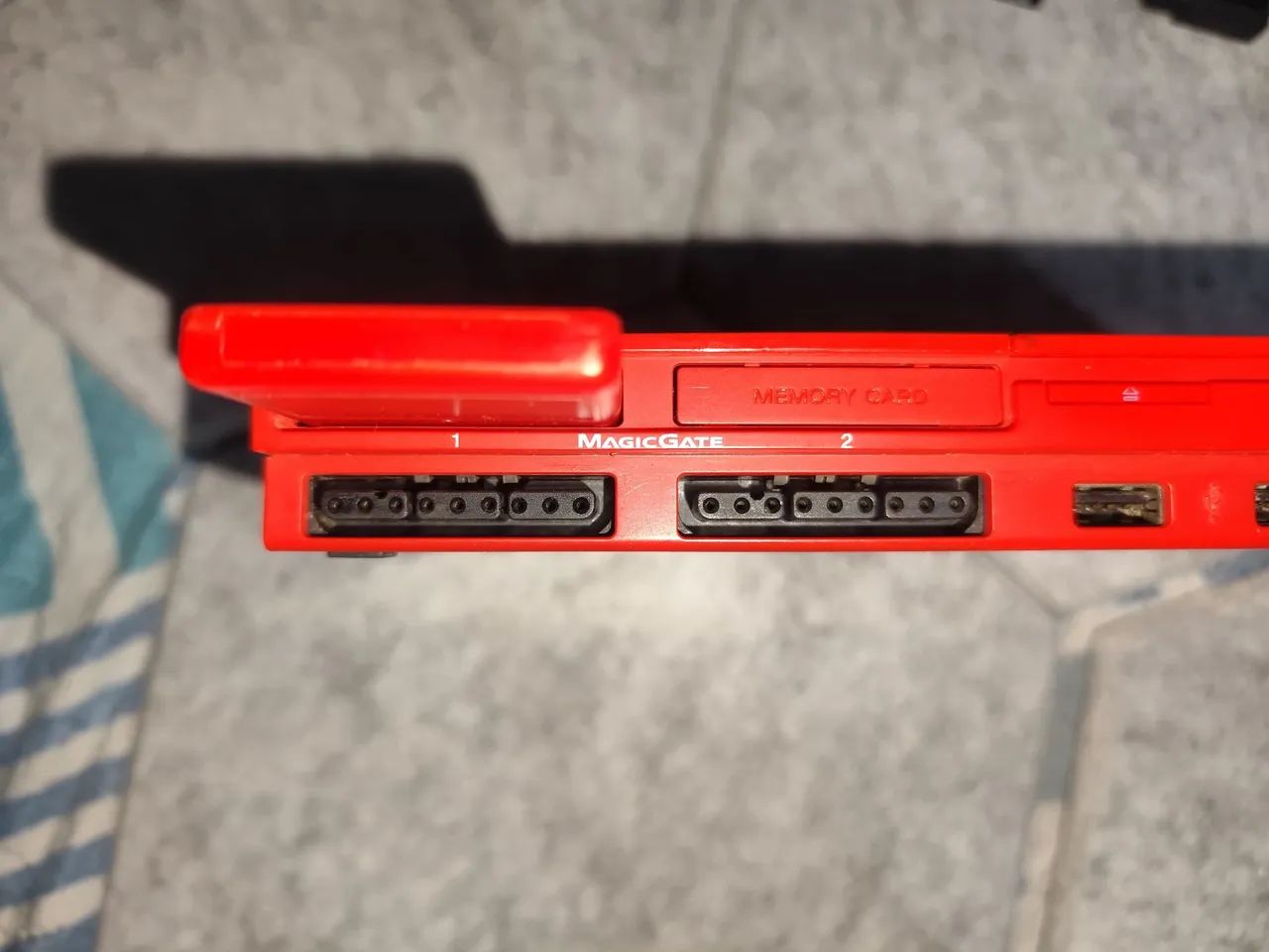 PLAYSTATION 2 CINNABAR RED - Foto 2